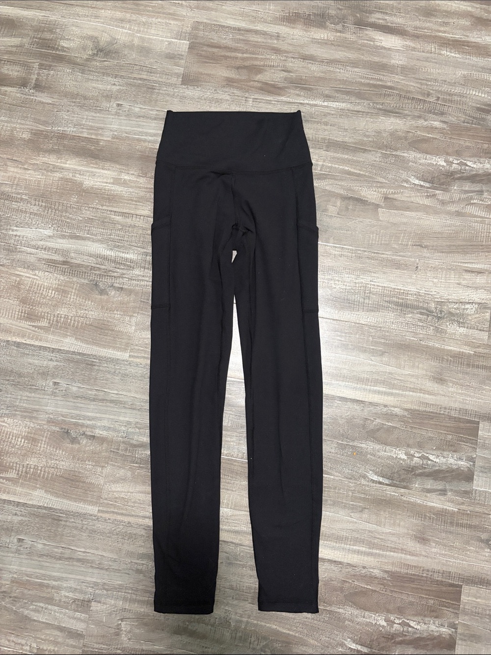 High-Waist Black Leggings with Side Pockets - Women